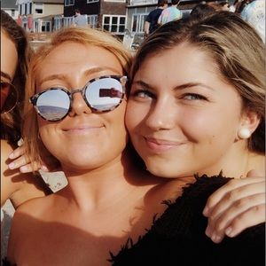 Meet your Posher, Isobel